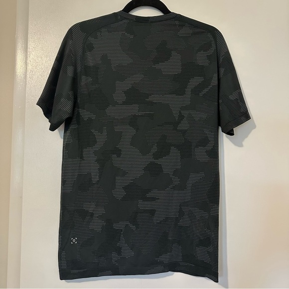 Lululemon Metal Vent Tech Short Sleeve Geo Camo Print Mens Medium - Picture 6 of 6
